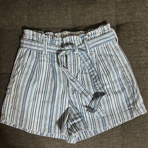 AE Paperbag Denim Mom Shorts Size 2